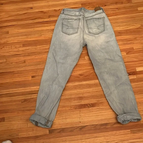 Distressed jeans - Picture 2 of 9